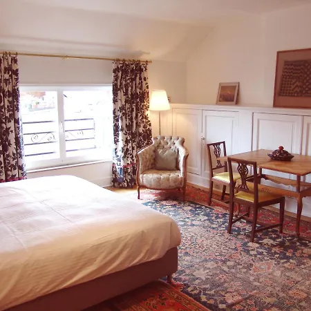 Louise Chatelain suites-2